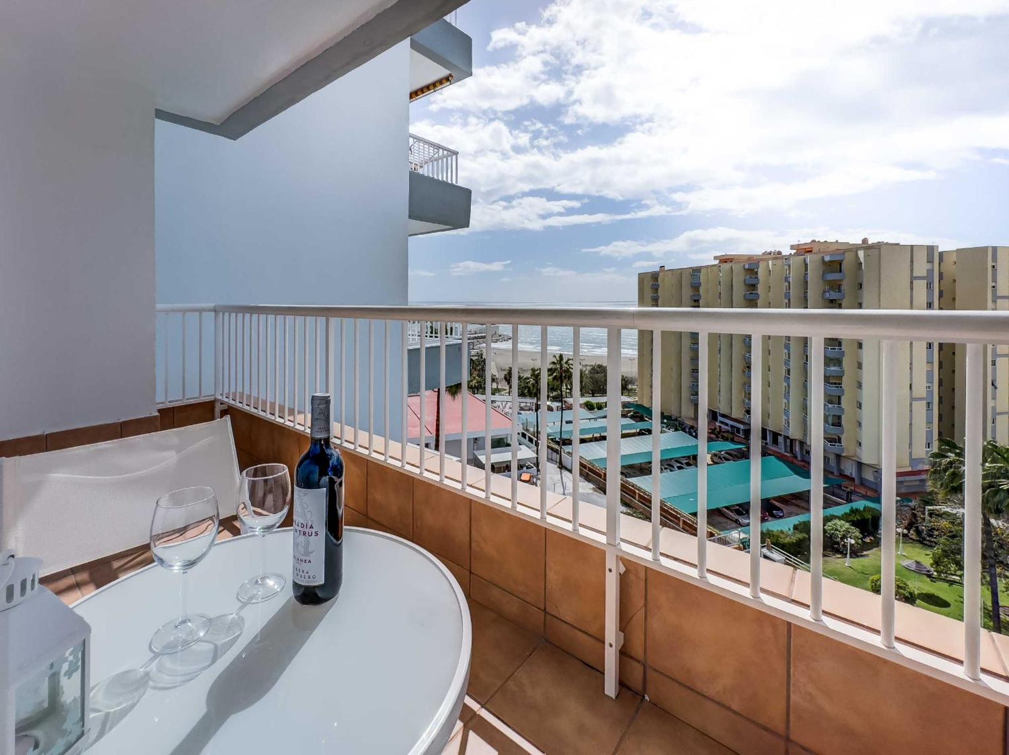 Puerto Marina, Apartamento Frente Al Mar Benalmadena Bagian luar foto