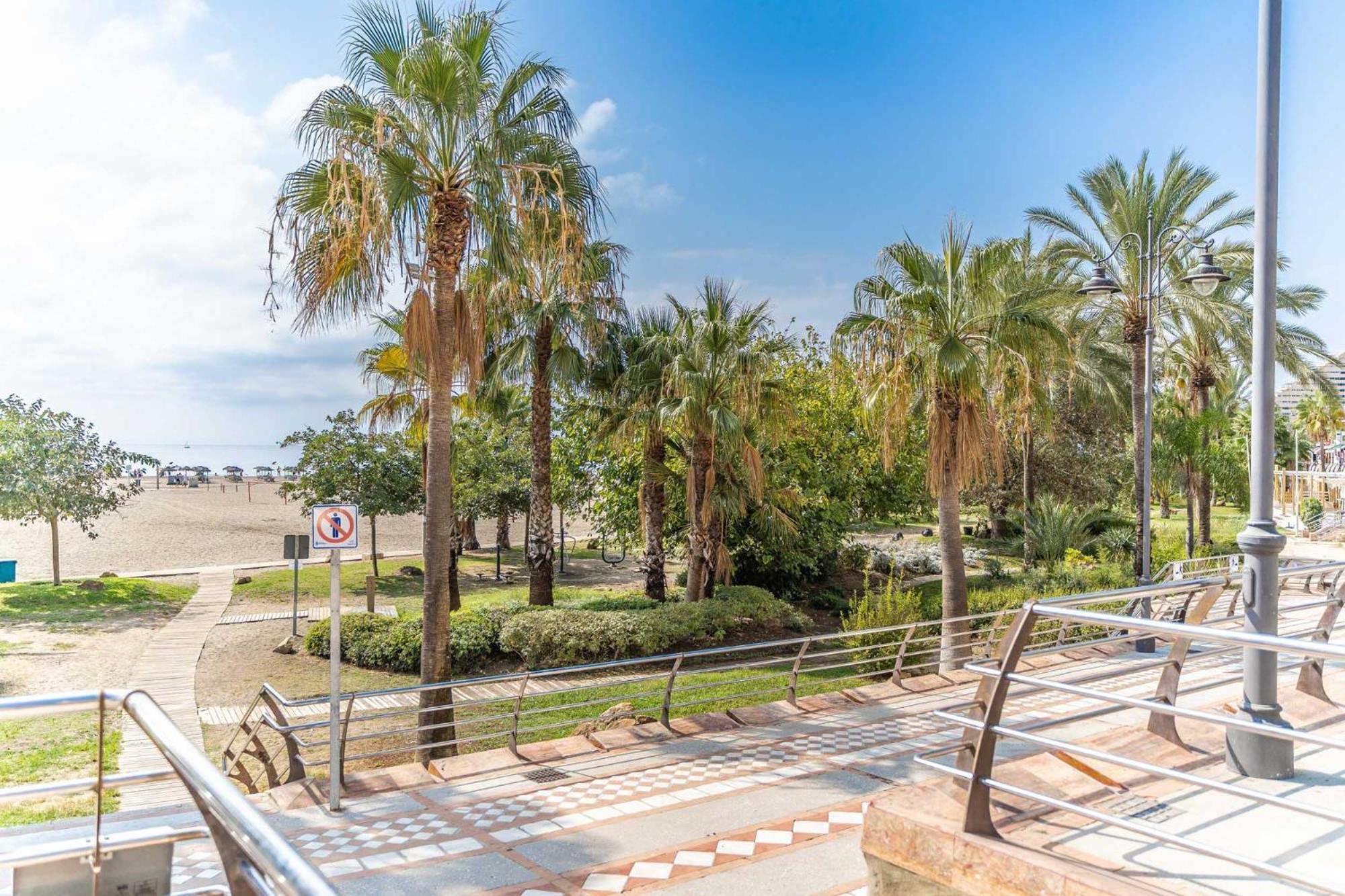 Puerto Marina, Apartamento Frente Al Mar Benalmadena Bagian luar foto