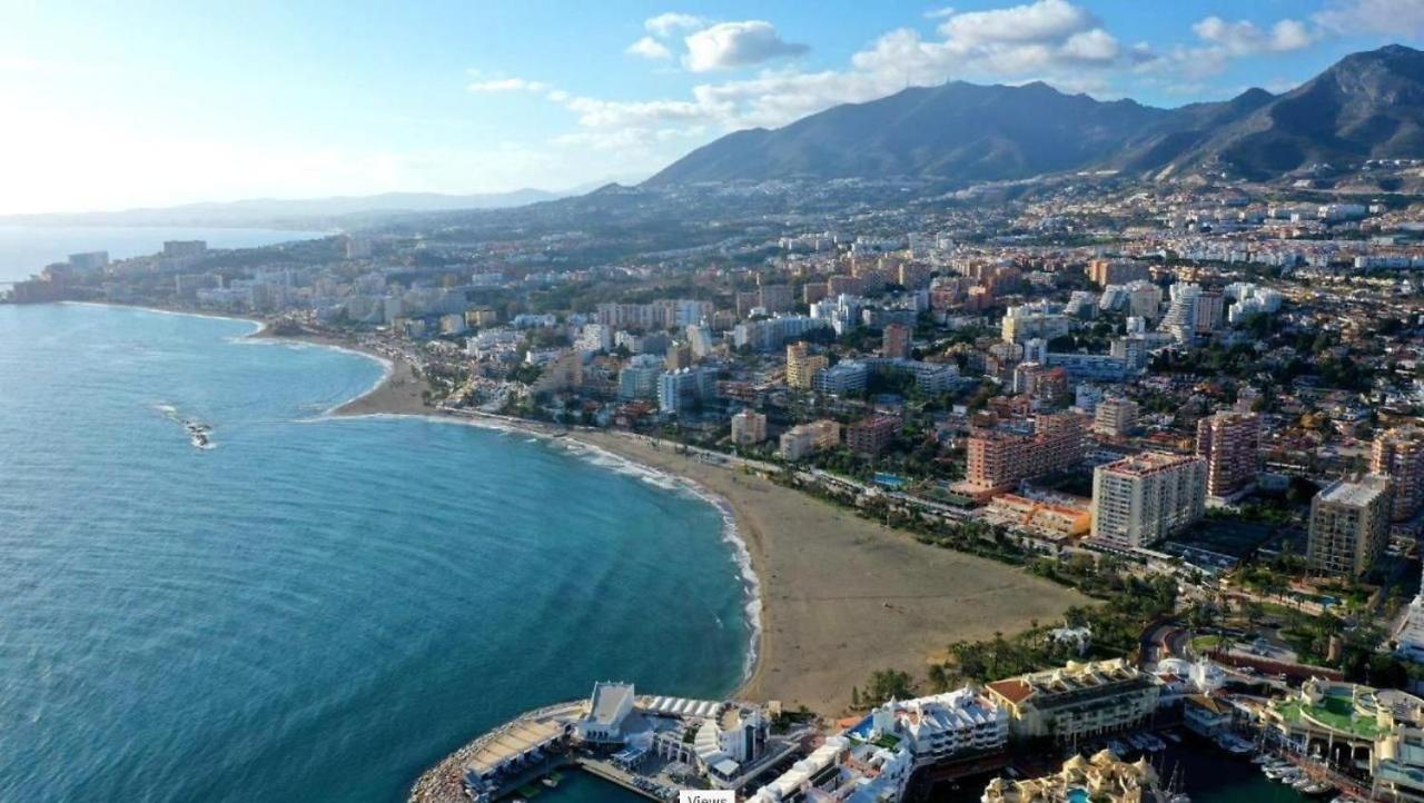 Puerto Marina, Apartamento Frente Al Mar Benalmadena Bagian luar foto